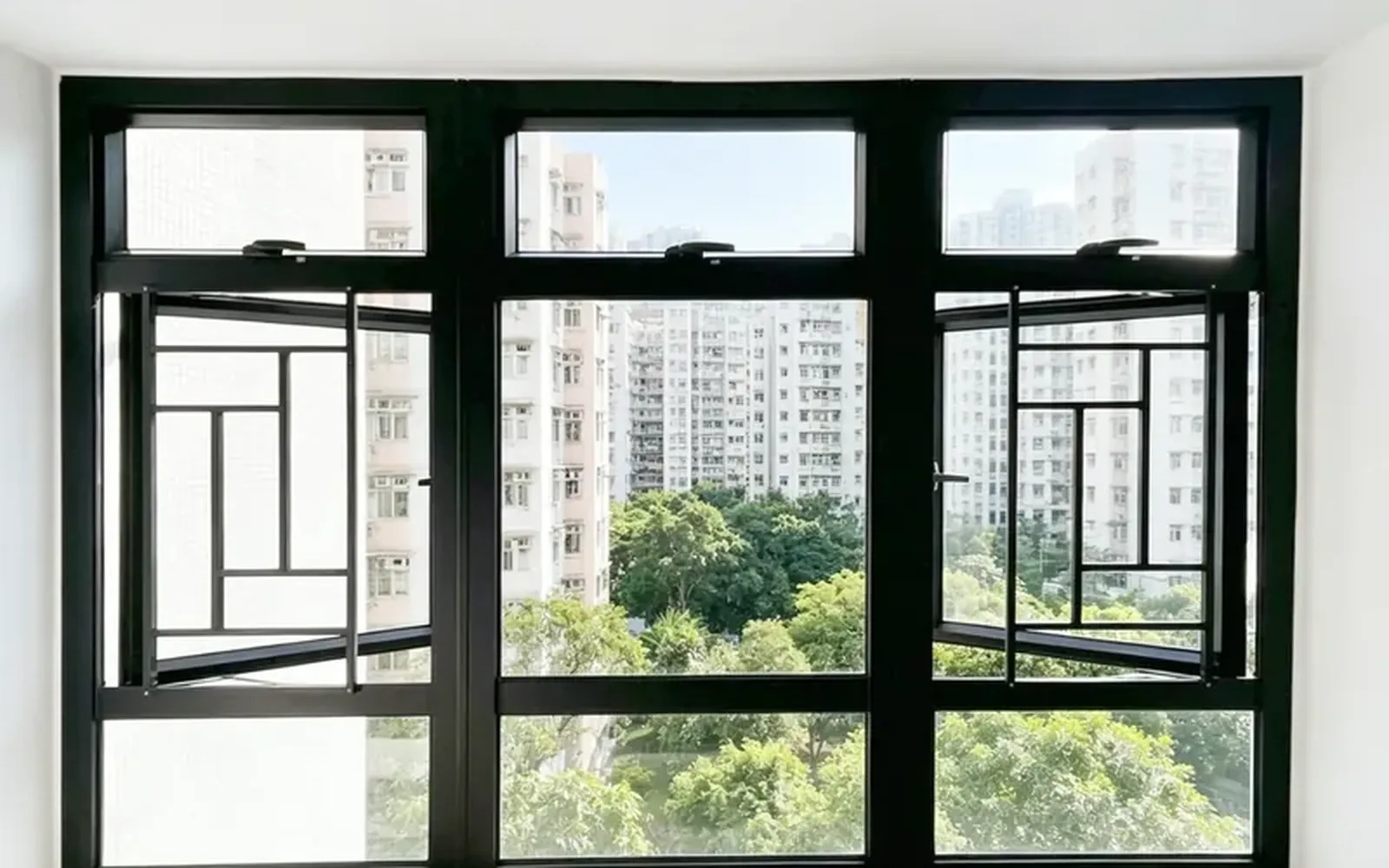 香港鋁窗工程（黑框平開窗）