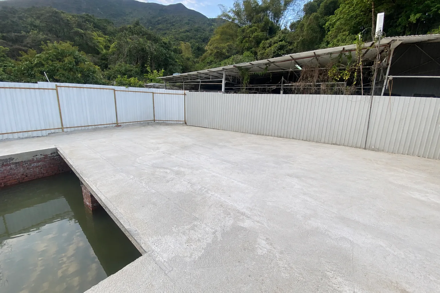 工程全紀錄：麻雀嶺新屋下 魚塘旁組合屋 清理場地・地台後平